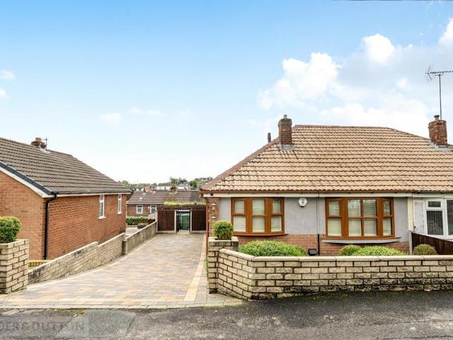 Bungalow for sale in Shaw and Crompton, Pendock