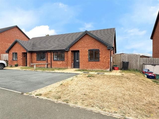 Bungalow for sale in Church Stoke, Wales