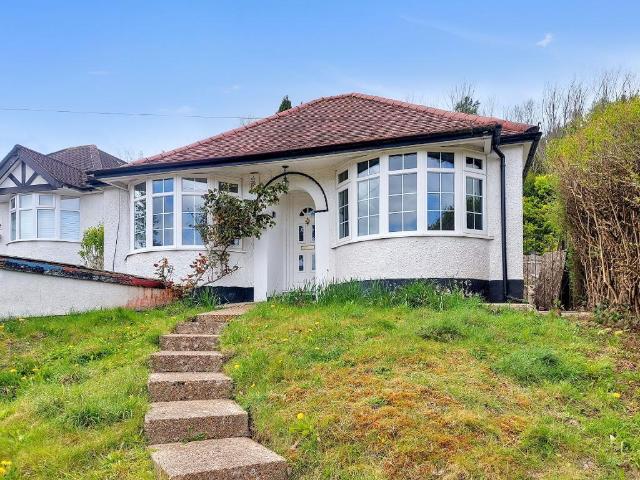 Bungalow for sale in London Borough of Croydon, Kenley