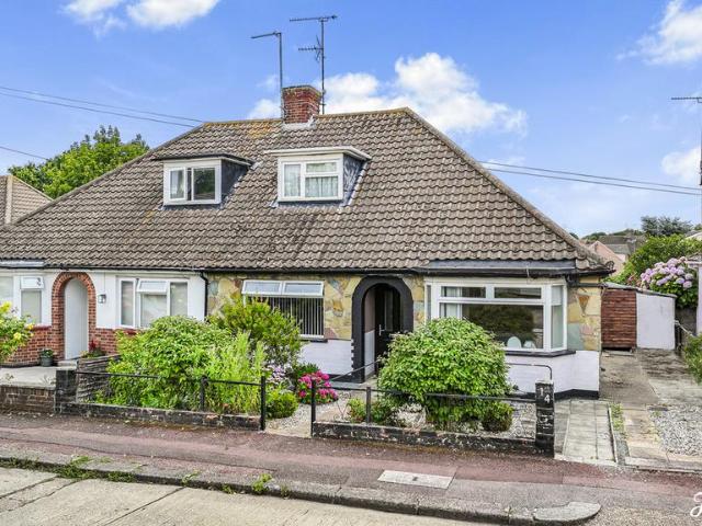 Bungalow for sale in Alton Barnes, Essex