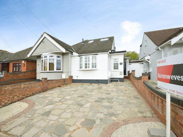 Bungalow for sale in Collier Row, Greater London