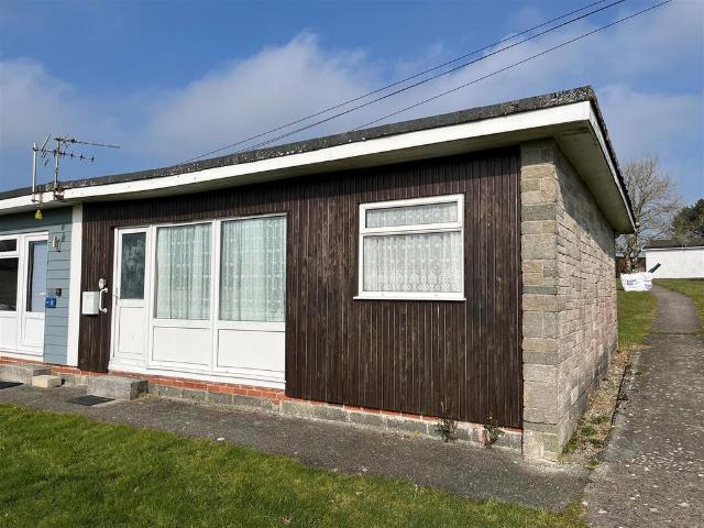 Bungalow for sale in Strode, Devon
