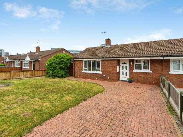 Bungalow for sale in Calderstones