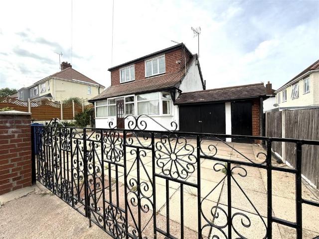 Bungalow for sale in Chadsmoor, Staffordshire