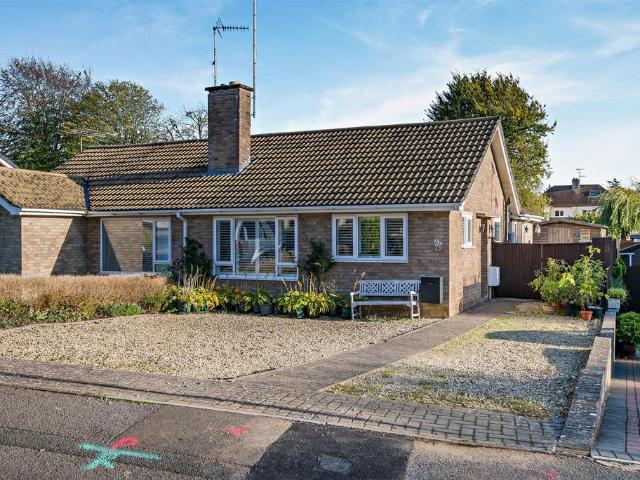 Bungalow for sale in Stratton, Cotswold