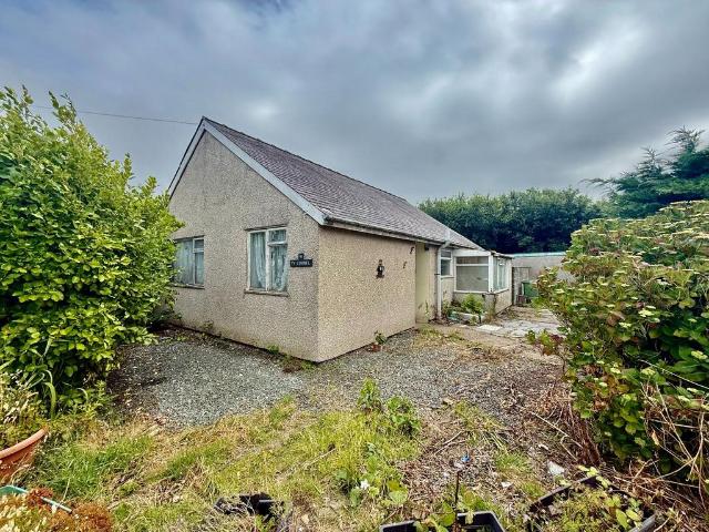 Bungalow for sale in Fairbourne, Wales