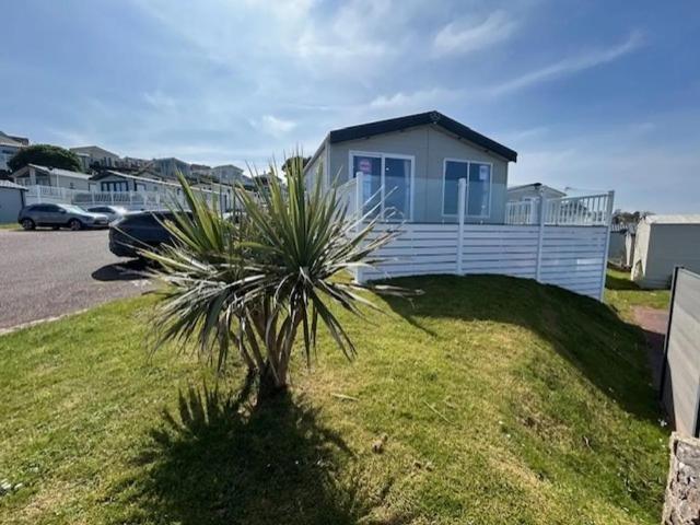 Bungalow for sale in Three Beaches, Livermead
