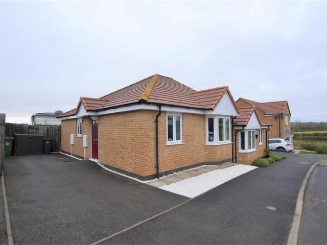 Bungalow for sale in Elmfield, Leicestershire