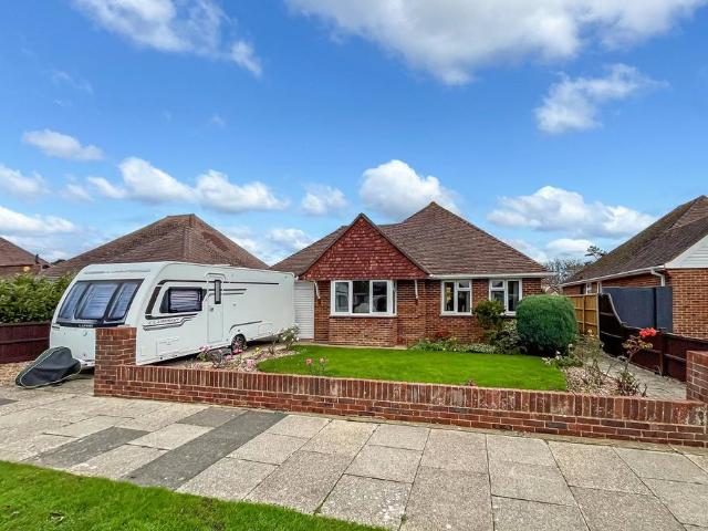 Bungalow for sale in Rustington, Arun