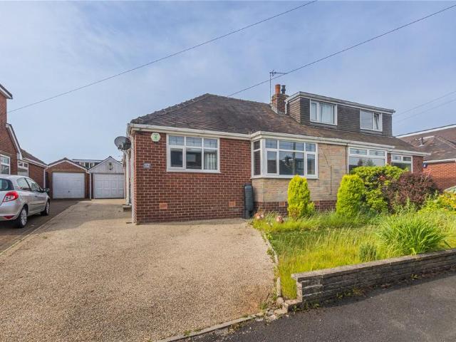 Bungalow for sale in Shaw and Crompton, Pendock
