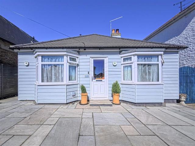 Bungalow for sale in Hampton, The Bridge