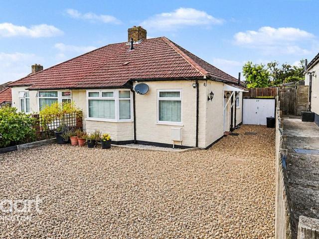 Bungalow for sale in St Paul's Cray, Greater London