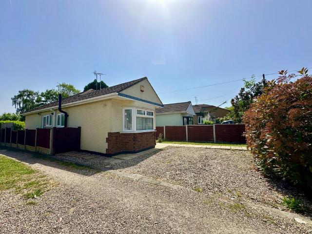 Bungalow for sale in Great Burstead, Essex