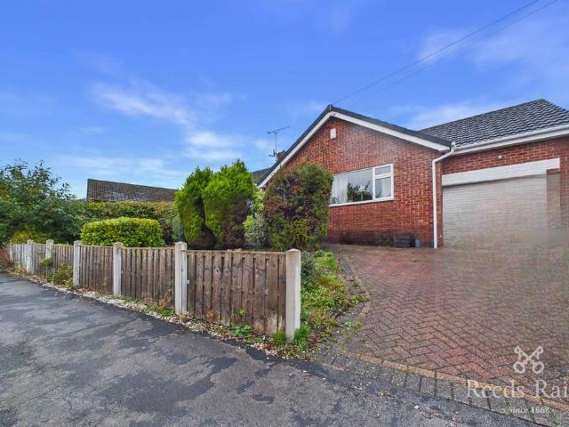 Bungalow for sale in Wingerworth, North East Derbyshire