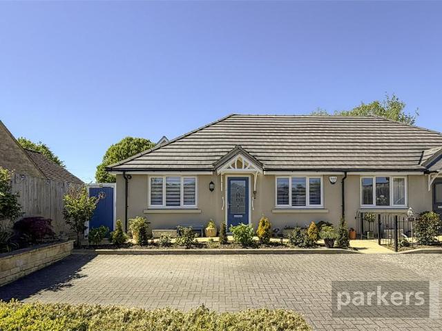 Bungalow for sale in Madley Park, Black Bourton