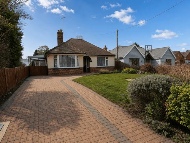 Bungalow for sale in Fordham Heath, Essex