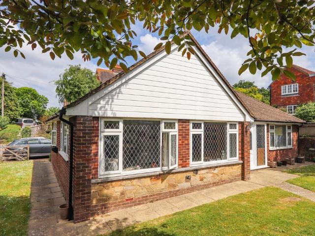 Bungalow for sale in Battle, Heathlands