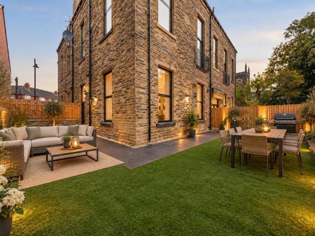 Bungalow for sale in Farsley, West Yorkshire
