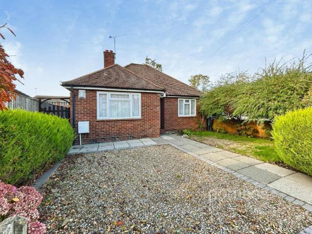 Bungalow for sale in Church Crookham, Hart