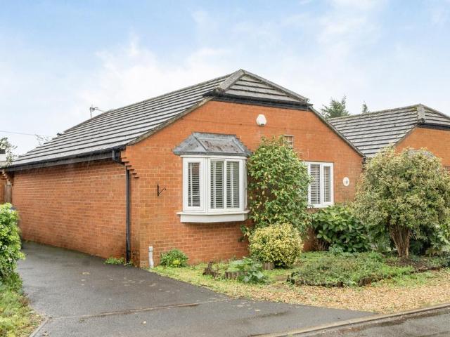 Bungalow for sale in East End, Cherwell