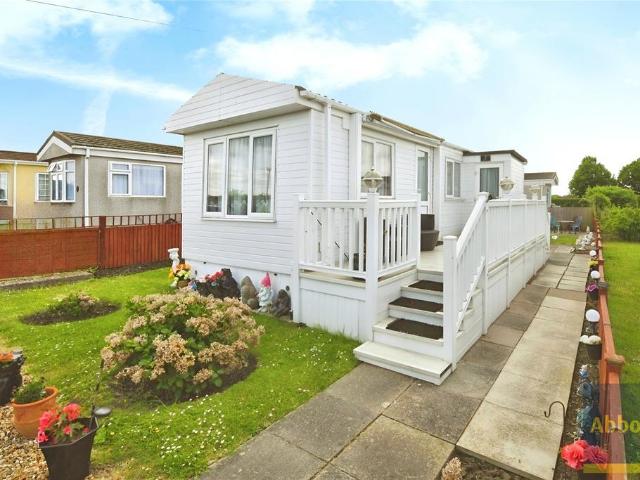 Bungalow for sale in Langdon Hills, Essex