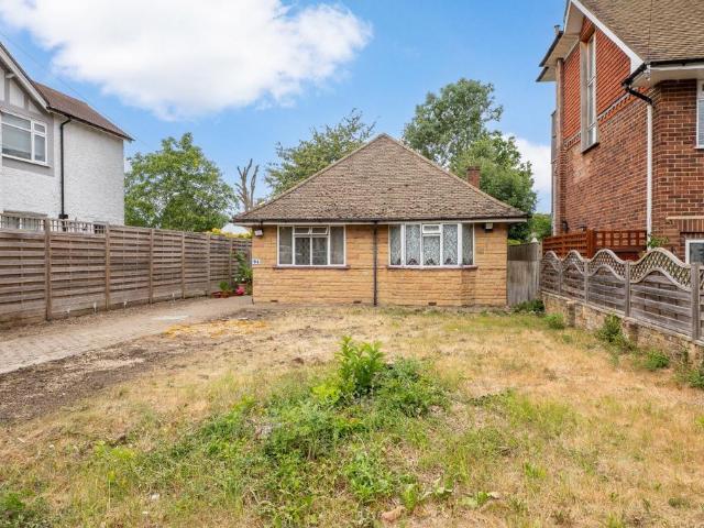 Bungalow for sale in Wallington, Greater London
