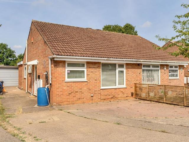 Bungalow for sale in Cadbury Heath, South Gloucestershire