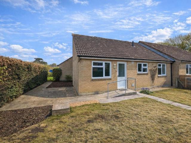 Bungalow for sale in Calne