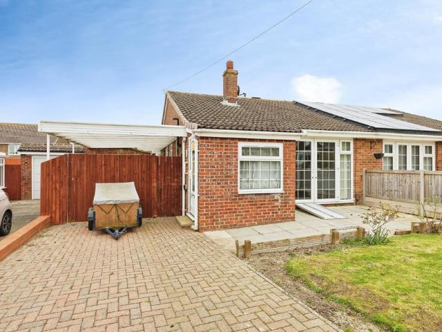 Bungalow for sale in Ash, Kent