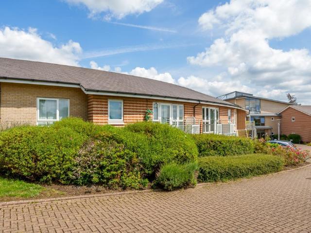 Bungalow for sale in Denham