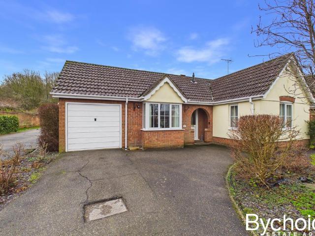 Bungalow for sale in Chipping Hill, Essex