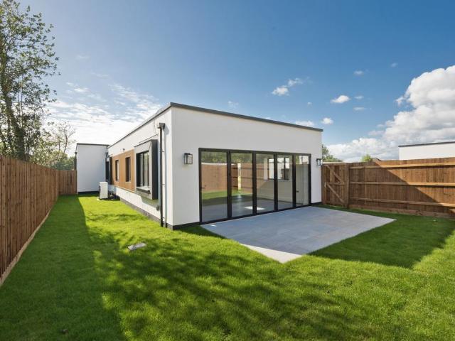 Bungalow for sale in Wexham, Iver