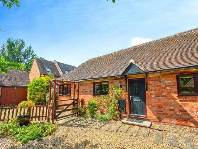 Bungalow for sale in Green Close, Warwickshire