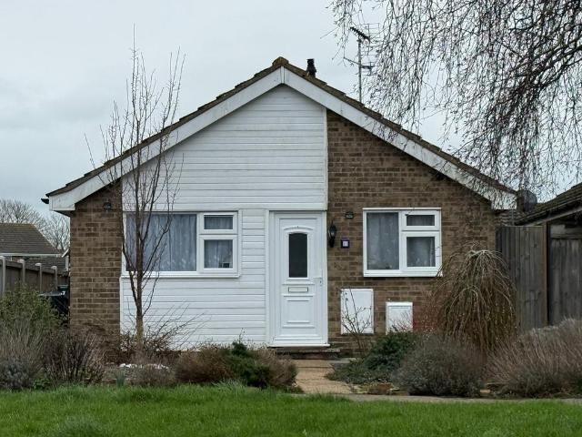 Bungalow for sale in Frinton and Walton, Dale Hill