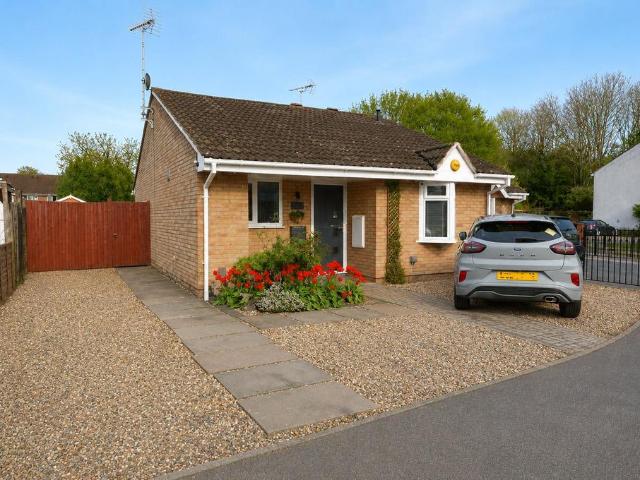 Bungalow for sale in Woodside Estate, Houghton Regis
