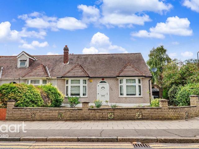 Bungalow for sale in Seven Kings, Greater London