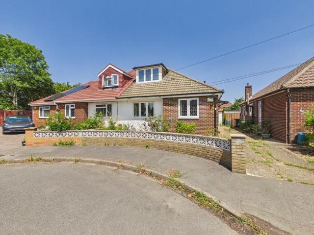 Bungalow for sale in London Borough of Hounslow, Greater London