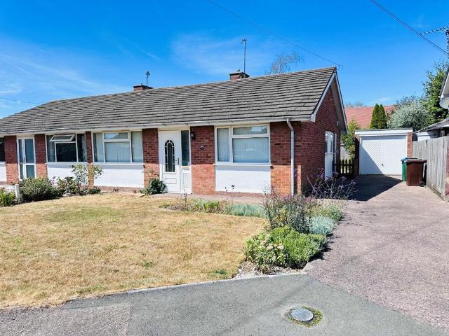 Bungalow for sale in Weston Turville
