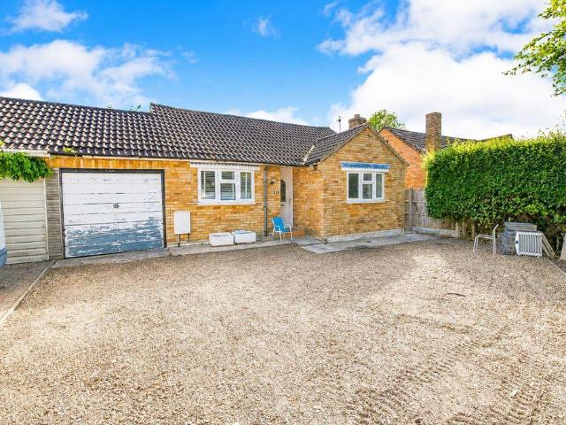 Bungalow for sale in Bedford