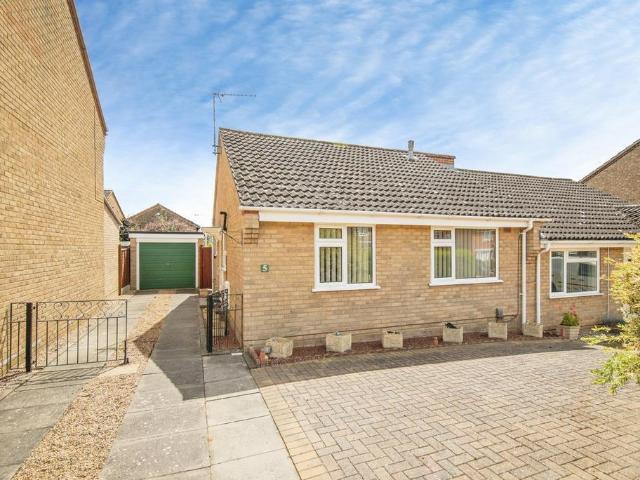 Bungalow for sale in Key Street, Suffolk