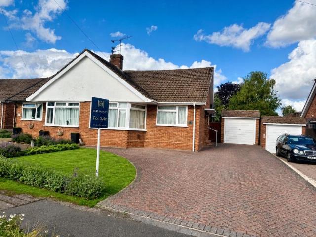 Bungalow for sale in Highway, Maidenhead
