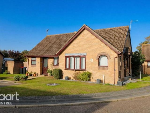 Bungalow for sale in Chipping Hill, Essex
