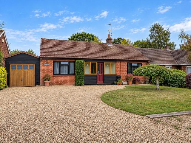 Bungalow for sale in Fordham Heath, Essex