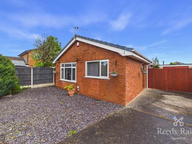 Bungalow for sale in Kinmel Bay, Wales