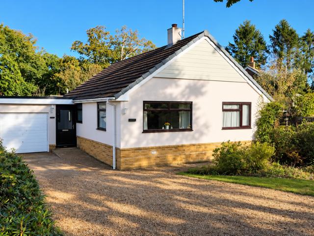Bungalow for sale in Neacroft, New Forest