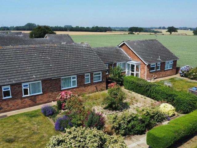 Bungalow for sale in Walton, Eastbridge