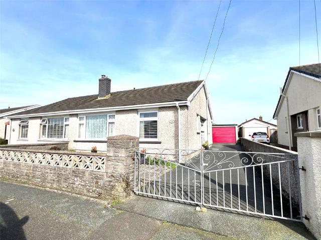 Bungalow for sale in Merlin's Bridge, Wales