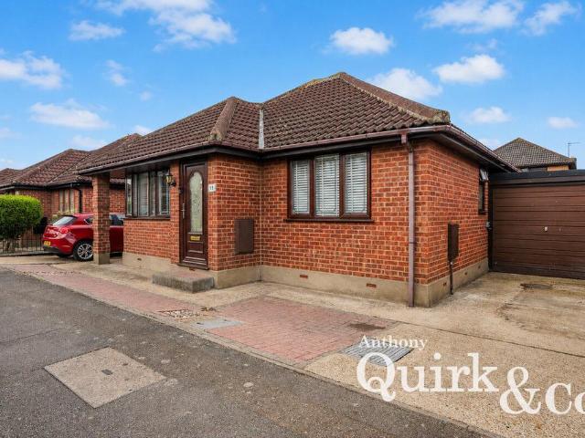 Bungalow for sale in Winter Gardens, Essex