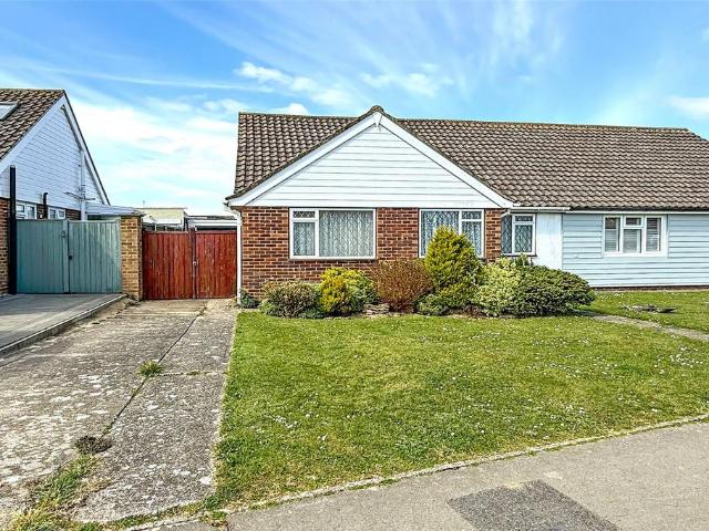 Bungalow for sale in Toddington, Clapham