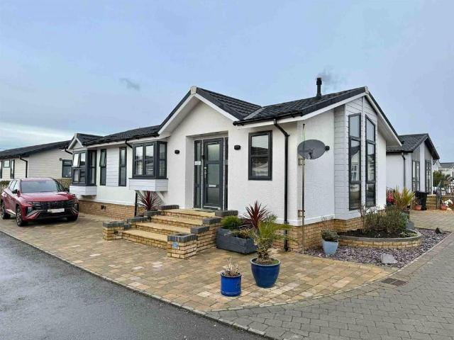 Bungalow for sale in Milford-on-Sea, Ashurst Bridge